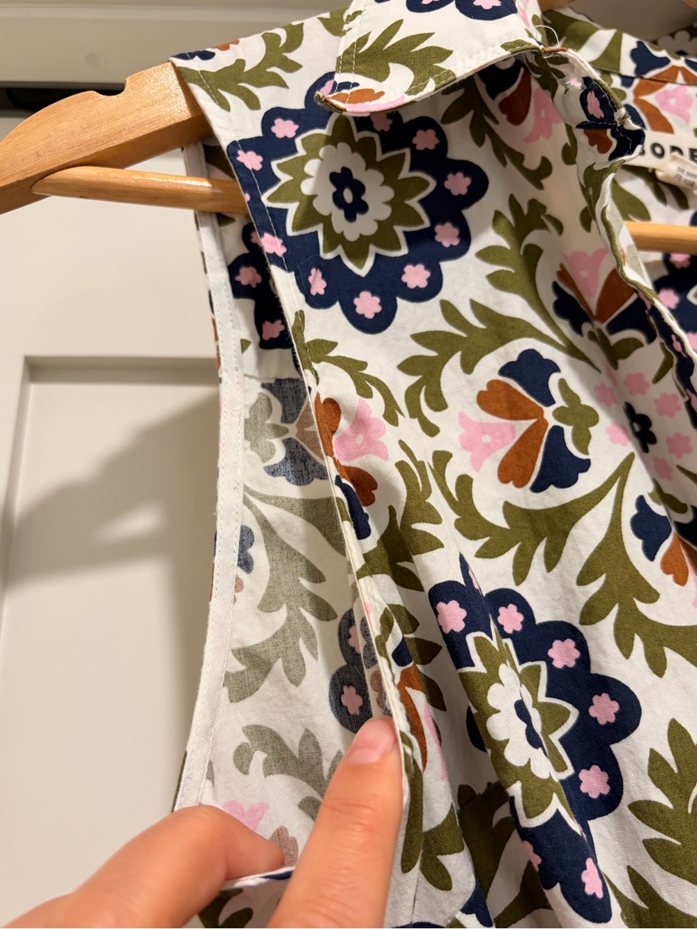 Boden Sleeveless Floral Midi Dress - Picture 4 of 15
